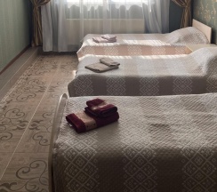 Номер комфорт с 3 односпальными кроватями в Залесный