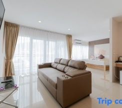 Люкс в La Vista Patong Hotel