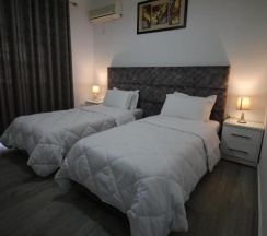 Двухместный номер с балконом 2 отдельные кровати в Julia Hotel