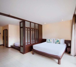 Четырёхместный номер Comfort с видом на сад 2 отдельные кровати в Arinara Beach Resort Phuket