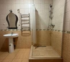 Стандартный пятиместный номер в Николаевский