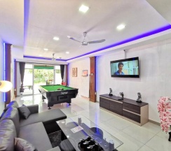 Вилла с 5 комнатами в Thai Orange Villas