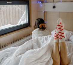 Дом у яблони с горячей джакузи в А-Шалаш