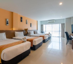 Четырёхместный номер в The Lantern Resorts Patong