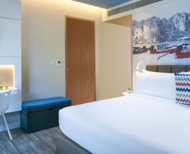 Четырёхместный люкс Deluxe с 2 комнатами в OZO Phuket