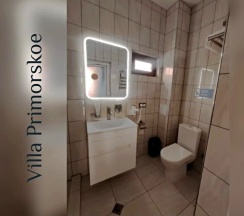 Двухместный номер Standard с балконом и с красивым видом из окна двуспальная кровать в Villa Primorskое