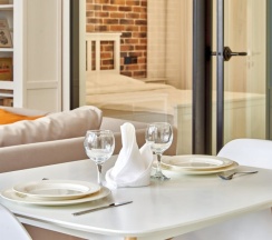 Двухместный люкс двуспальная кровать в Апартаменты Румер в современном жилом комплексе у ТЦ Дана Молл