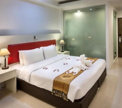 Двухместный номер Superior (двуспальная кровать) в Armoni Patong Beach Hotel
