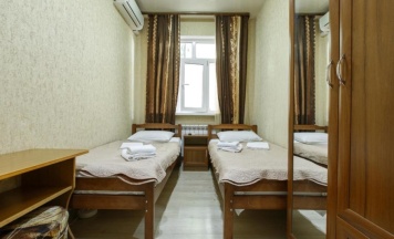 Двухместный номер с 2 отдельными кроватями и общей ванной комнатой в Кристи