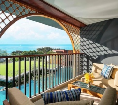 Семейный номер Premier с балконом и с видом на море в Avista Grande Phuket Karon - MGallery