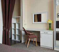 Люкс с 2 комнатами и балконом в Family Park Hotel