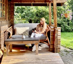 Коттедж с видом на горы в Гнездо апарт