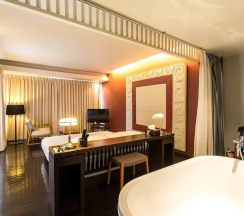 Семейный люкс с балконом в LoogChoob Homestay