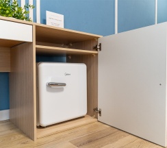 Комфорт Трехместный с Балконом Двуспальной кроватью и Доп. местом в Домус.море