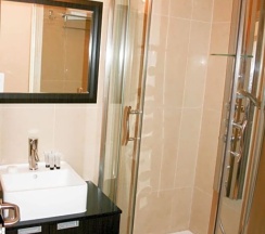 Двухместный семейный номер Economy в Cromwell Crown Hotel