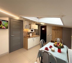 Апартаменты №7 "Полулюкс" на мансардном этаже в Саквояж