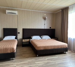Полулюкс трехместный с балконом в Come Inn