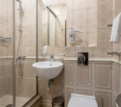 Номер первой категории "Без балкона мансарда" в Mari