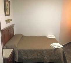 Двухместный номер Standard двуспальная кровать в Hostal Conchita Legazpi