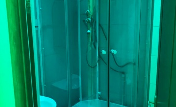 Трехместный номер с собственной ванной комнатой в Белый сад