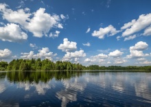 Домик с диваном и баней в Твоё озеро