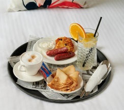 Двухместный номер без окна в La Maison Hotel