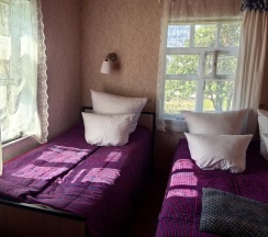 Комната эконом с 1 односпальной и 1 двуспальной кроватью в Соловки