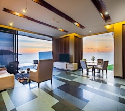 Вилла с бассейном Impiana в Impiana Private Villas Kata Noi