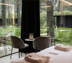 Зеркальный дом в Pinewood resort&SPA