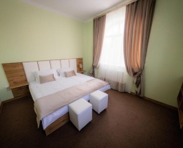 Двухместный номер Standard с балконом двуспальная кровать в AS Inn Hotel