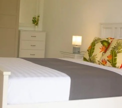 Апартаменты Deluxe c 1 комнатой с балконом в East Horizon Self-Catering