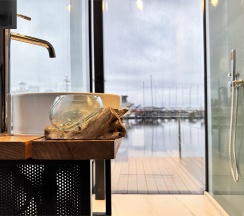 Зеркальный дом - первая линия в F911