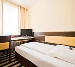 Одноместный номер Small в Bristol Hotel Frankfurt