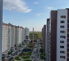 Апартаменты c 1 комнатой с балконом и с красивым видом из окна в Добрые сутки