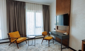 Двухместный люкс двуспальная кровать в Aurum Garden Hotel