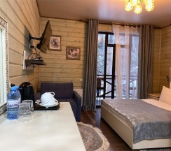 Двухместный номер Standard с балконом двуспальная кровать в Konak house