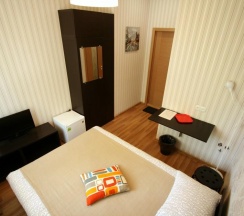 Номер стандарт с 1 двуспальной кроватью в City Hostel
