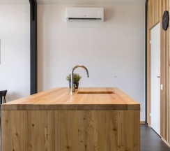 Двухместный коттедж двуспальная кровать в Family Barn Karvala