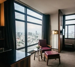 Одноместный люкс с видом на реку в Grand Howard Hotel Bangkok