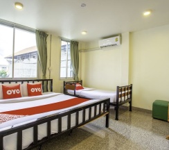 Трёхместный номер Standard в OYO 928 Leaf Hostel