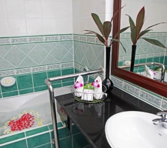 Трёхместный номер Grand Deluxe с балконом в Samui First House Hotel