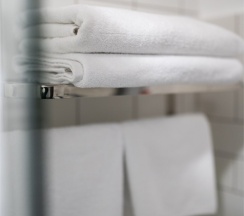 Апартаменты с большой кроватью, кухней-гостиной и отдельным входом в Двенадцать