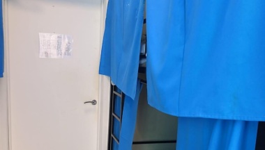 Кровать в 4-местном общем номере в Отель на Первомайской