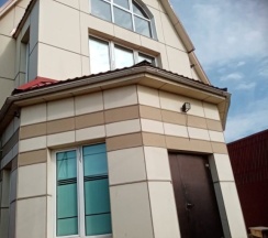 Коттедж с 5 комнатами с балконом и с красивым видом из окна в Удачный