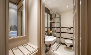 Двухместный номер Classic двуспальная кровать в Hotel Villa Flori