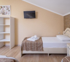 Четырехместный номер стандарт в Avsteria