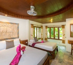 Трёхместное бунгало Grand Deluxe с вентилятором (без горячей воды) в Bottle Beach 1 Resort