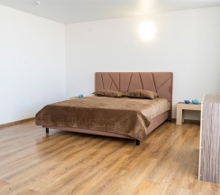 Двухуровневый номер на 6-7 человек с видом на море (корпус Б) в Оптимист