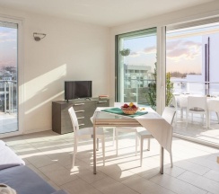Номер Standard Пентхаус c 1 комнатой с балконом и с частичным видом на море в Residence Sunrise Cesenatico