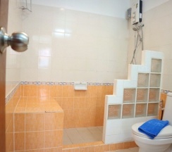 Двухместный номер Deluxe с балконом двуспальная кровать в Sunshine Guest House